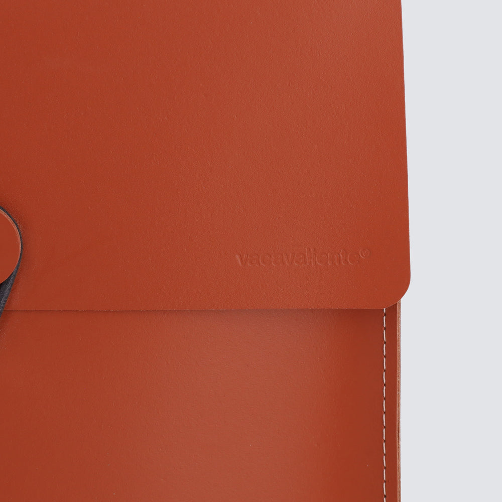 Vertical Case 13"