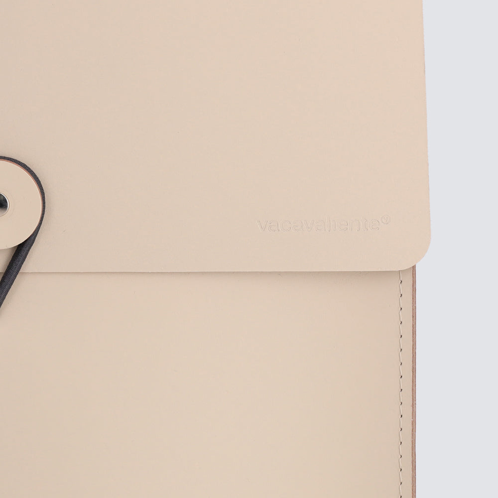 Vertical Case 13"