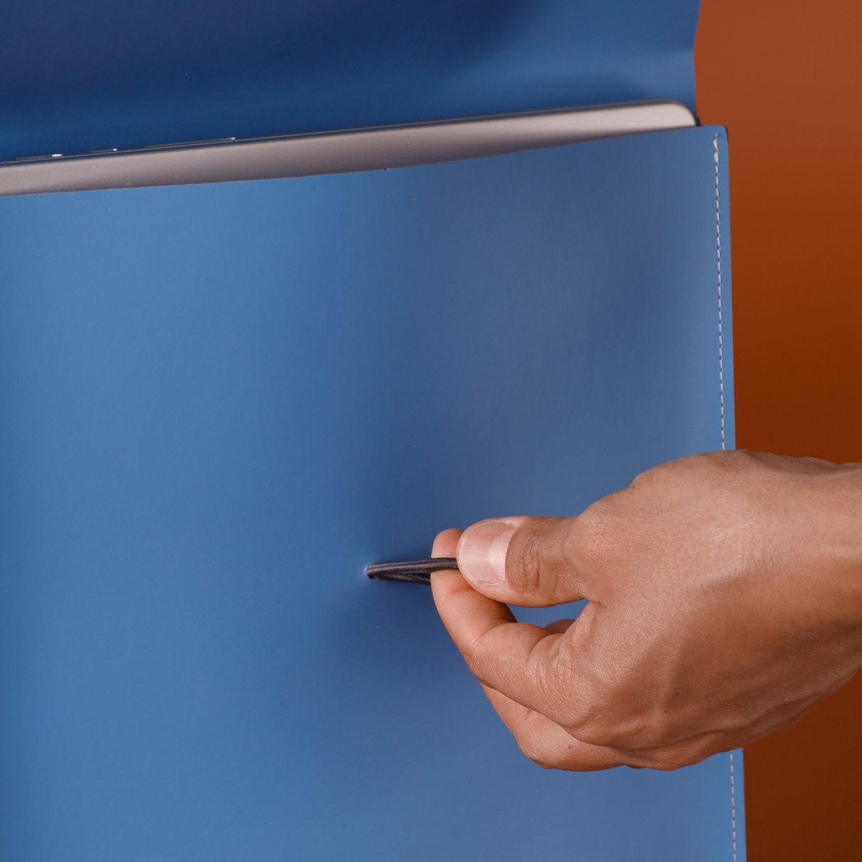 Vertical Case 13"  Lichen Blue 