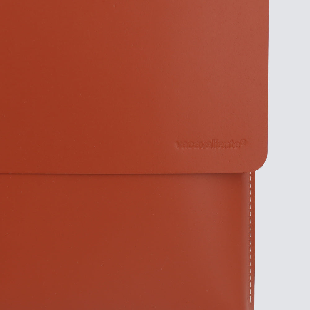 Horizontal Case 13"