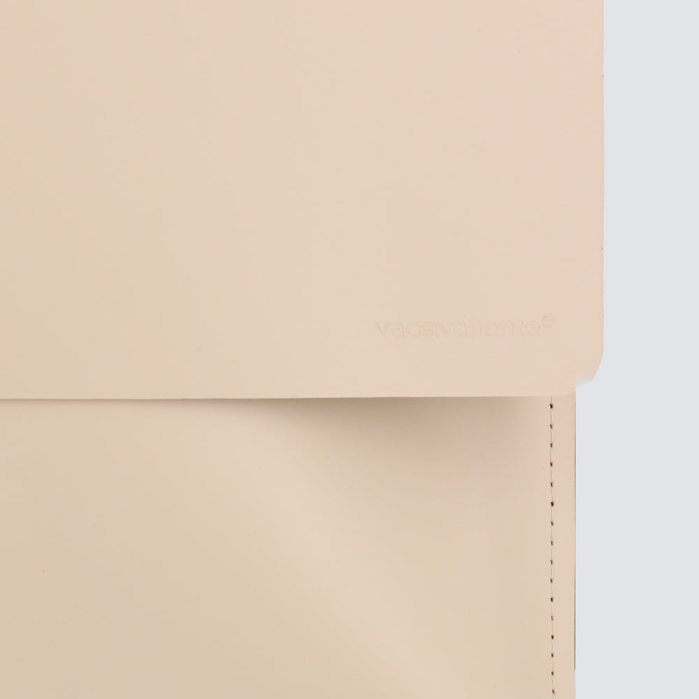 Horizontal Case 13"